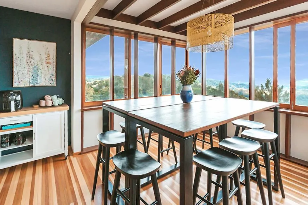 Villa Montville Resort Style Holiday Retreat With Pool Perwillowen